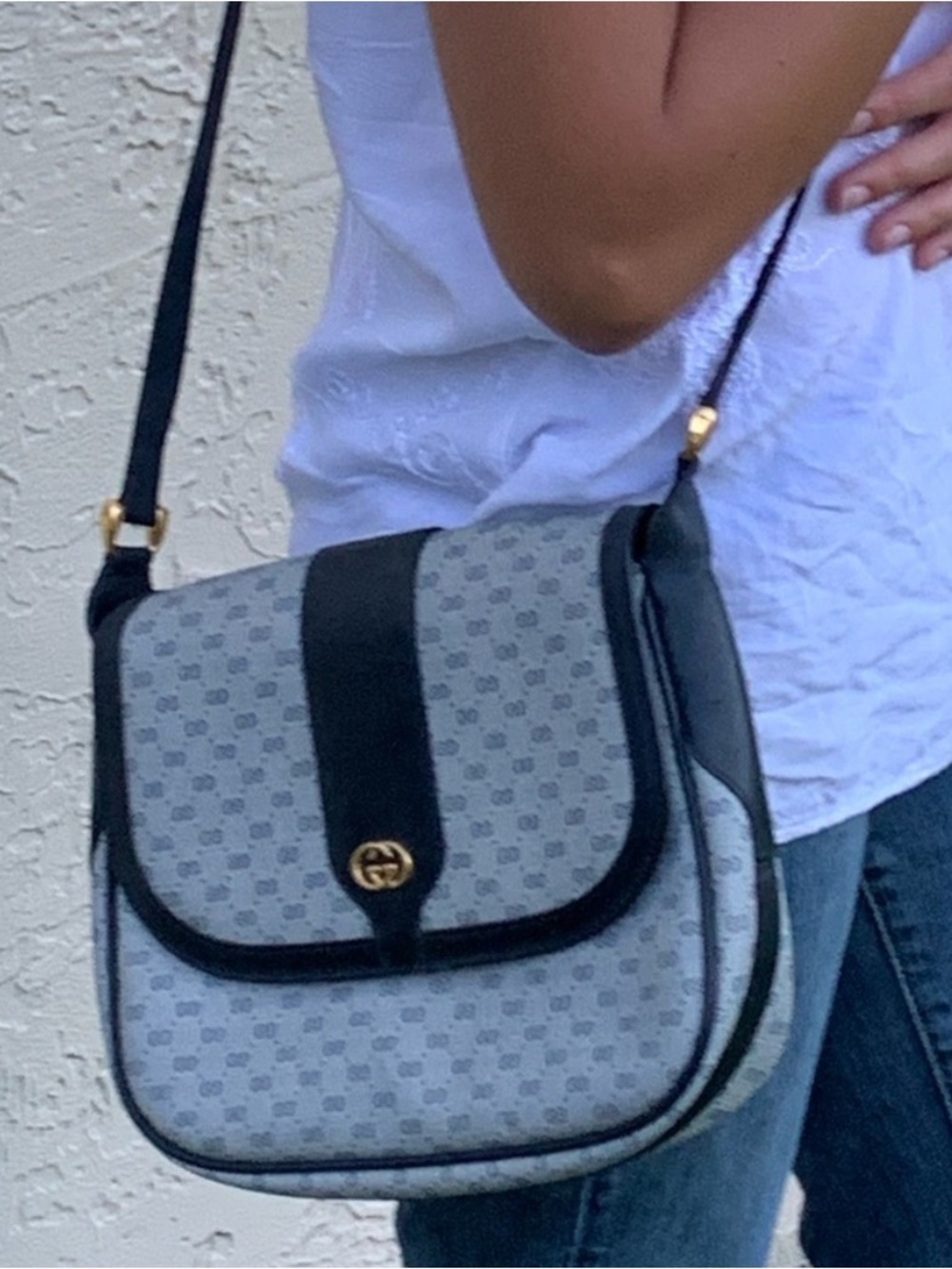 (13) GUCCI 80s Crossbody